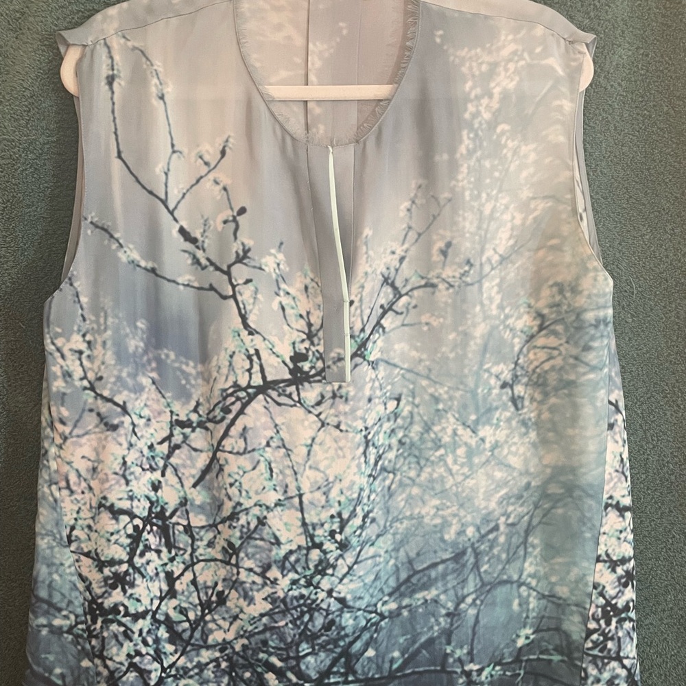 Elie Tahari Gray Floral Graphic Blouse with Mandarin Collar